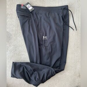 New With Tags! Men’s UNDER ARMOUR Athletic Joggers Black 2XL